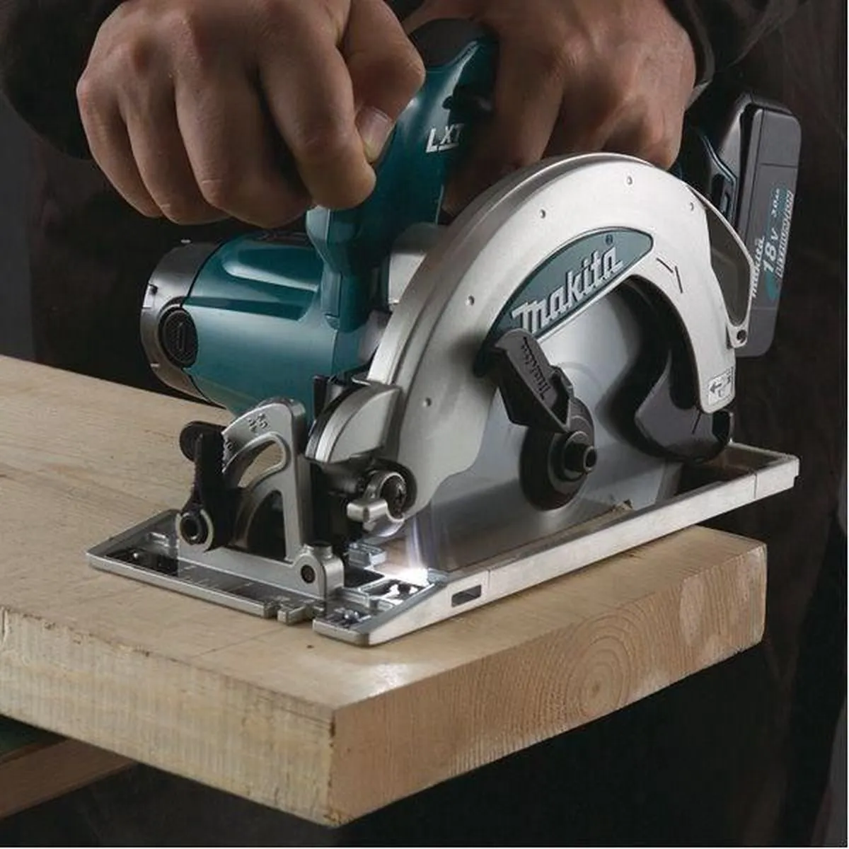 Makita DSS610ZJ 18V Accu Cirkelzaag - 165mm