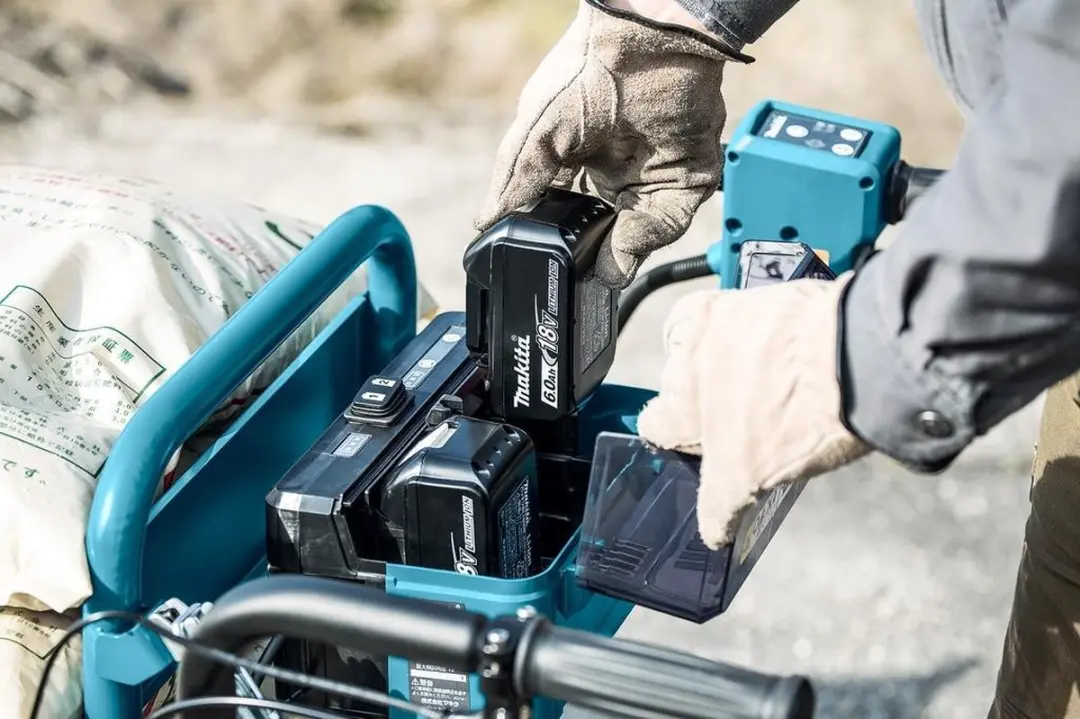 Makita DCU 180 Z Kruiwagen 18V - 130L - Blauw - afbeelding 6 van 6