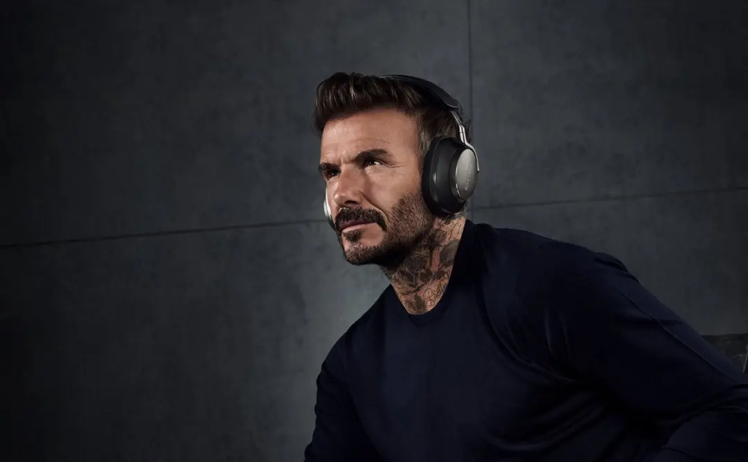 Bowers & Wilkins Px8 Draadloze Noise Cancelling Koptelefoon - 30u Hi-Res - Burgundy - afbeelding 5 van 6