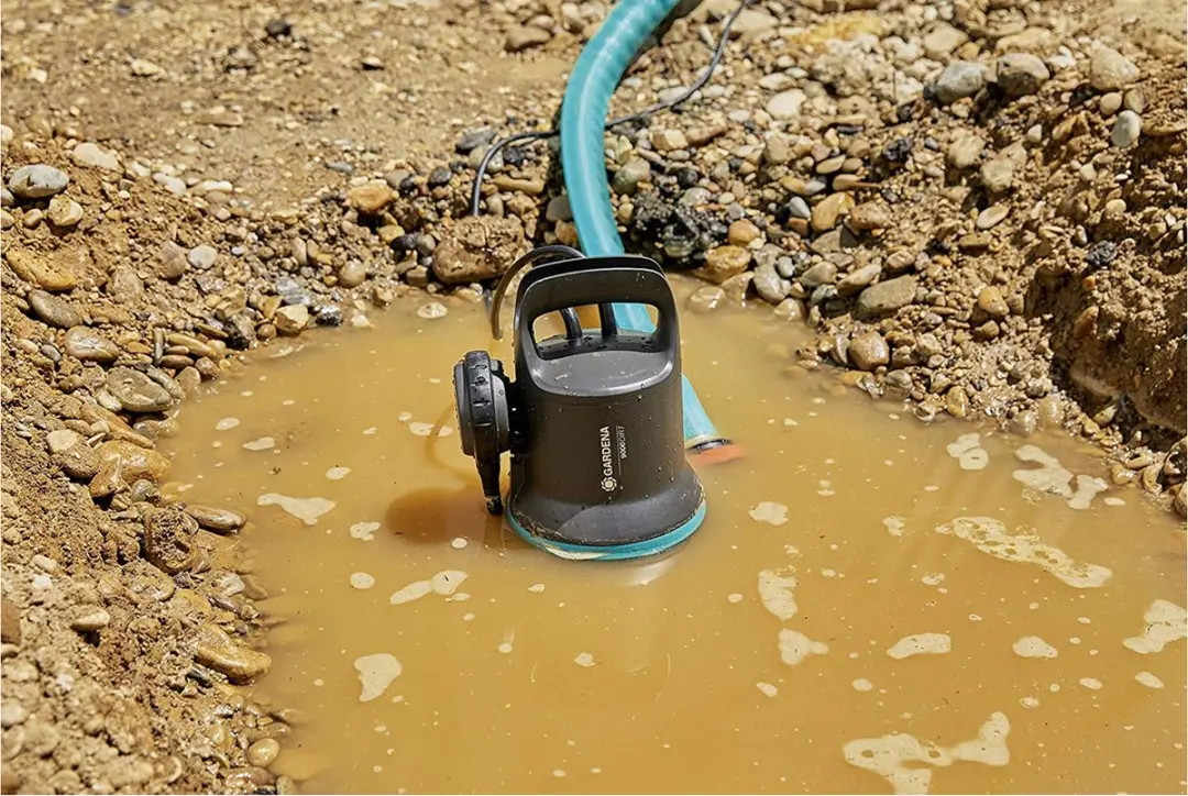 Gardena Vuilwaterpomp 9000 300W - Rvs Zwart