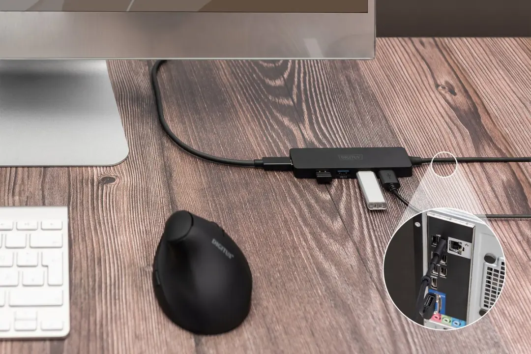 Digitus DA-70236 USB-Hub 4x USB-A + USB-C Adapter - Zwart