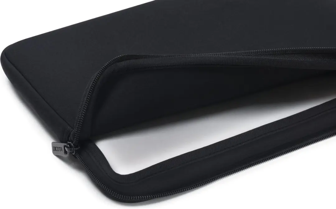 Dicota Perfect Skin 13.3 inch Laptophoes - Zwart