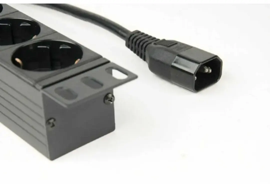 Energenie EG-PDU-014-C14 19 inch Schakelbare Stekkerdoos - 8x CEE 7/3 - 3m
