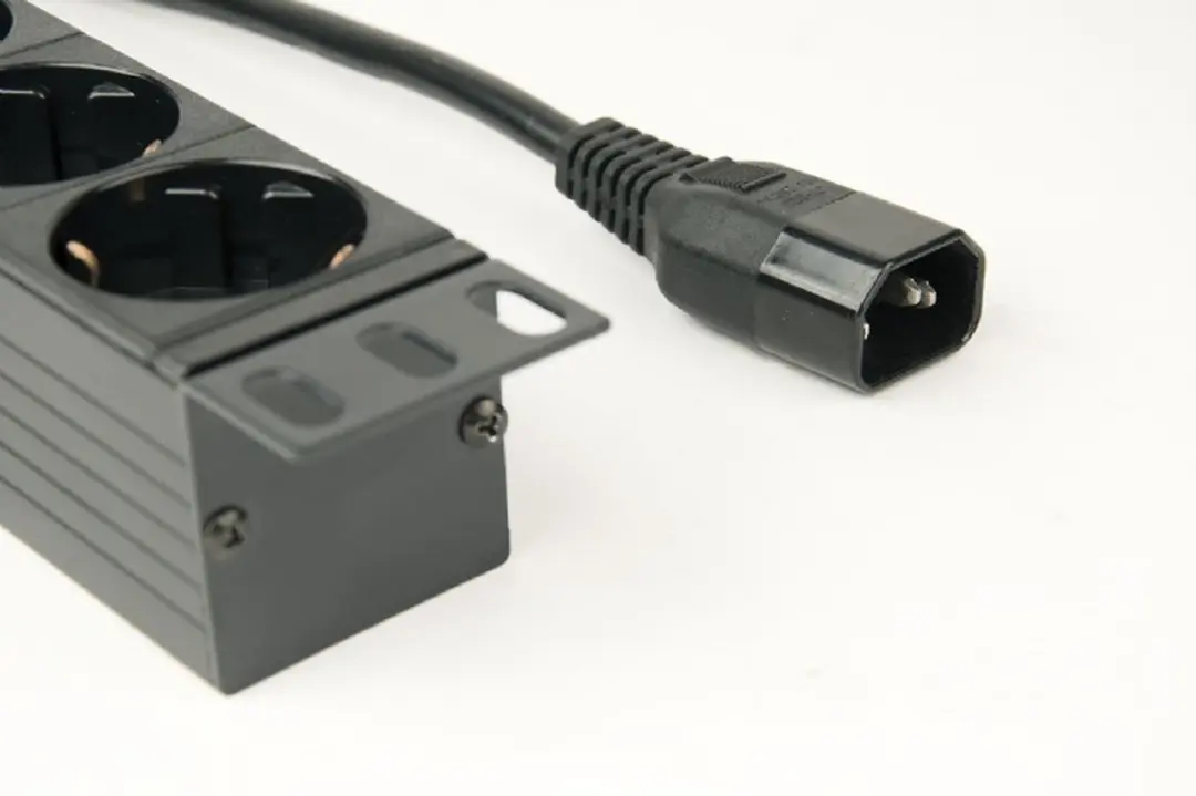 Energenie EG-PDU-014-C14 19 inch Schakelbare Stekkerdoos - 8x CEE 7/3 - 3m