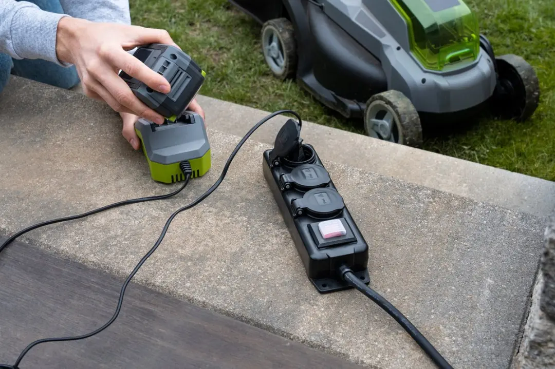 Brennenstuhl Stekkerdoos IP44 3-voudig - 2m
