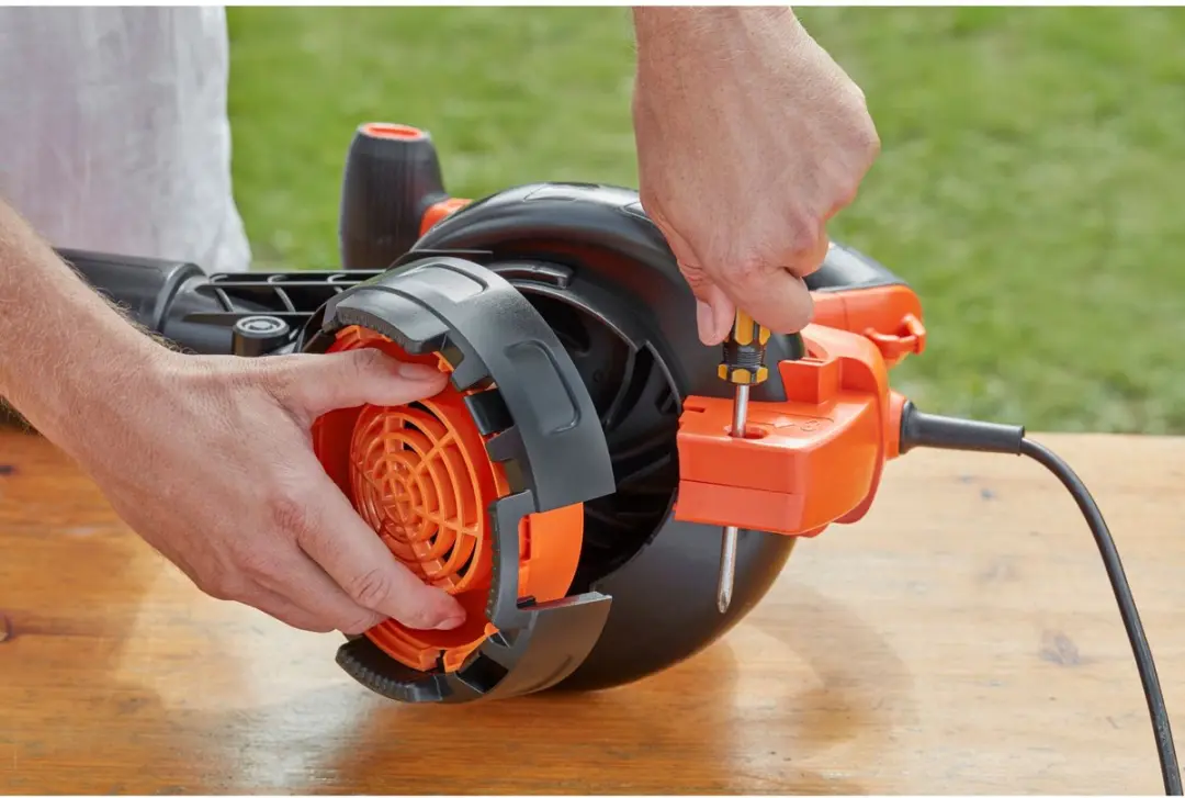 BLACK+DECKER BEBLV300SB-QS Bladblazer 3000W - 404 km/u