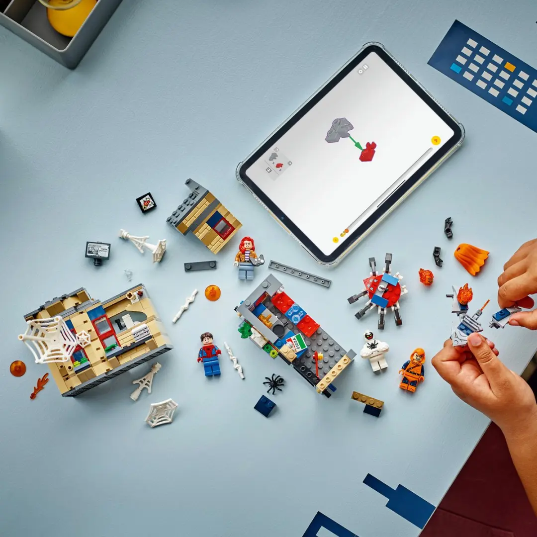 LEGO Marvel Het Appartement van Peter Parker 394 Stukken