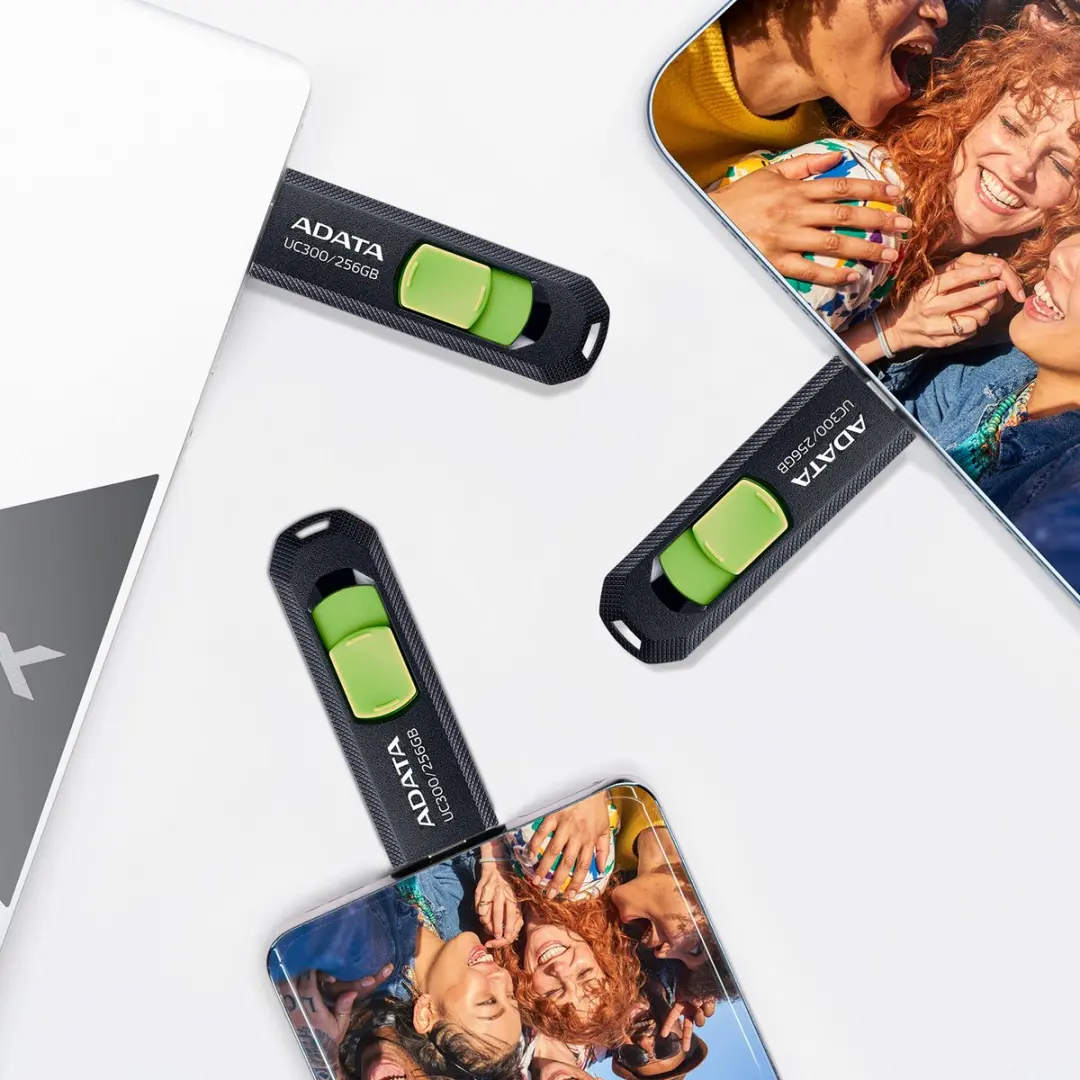 ADATA UC300 USB-stick 32GB - Type-C - Zwart/ Groen