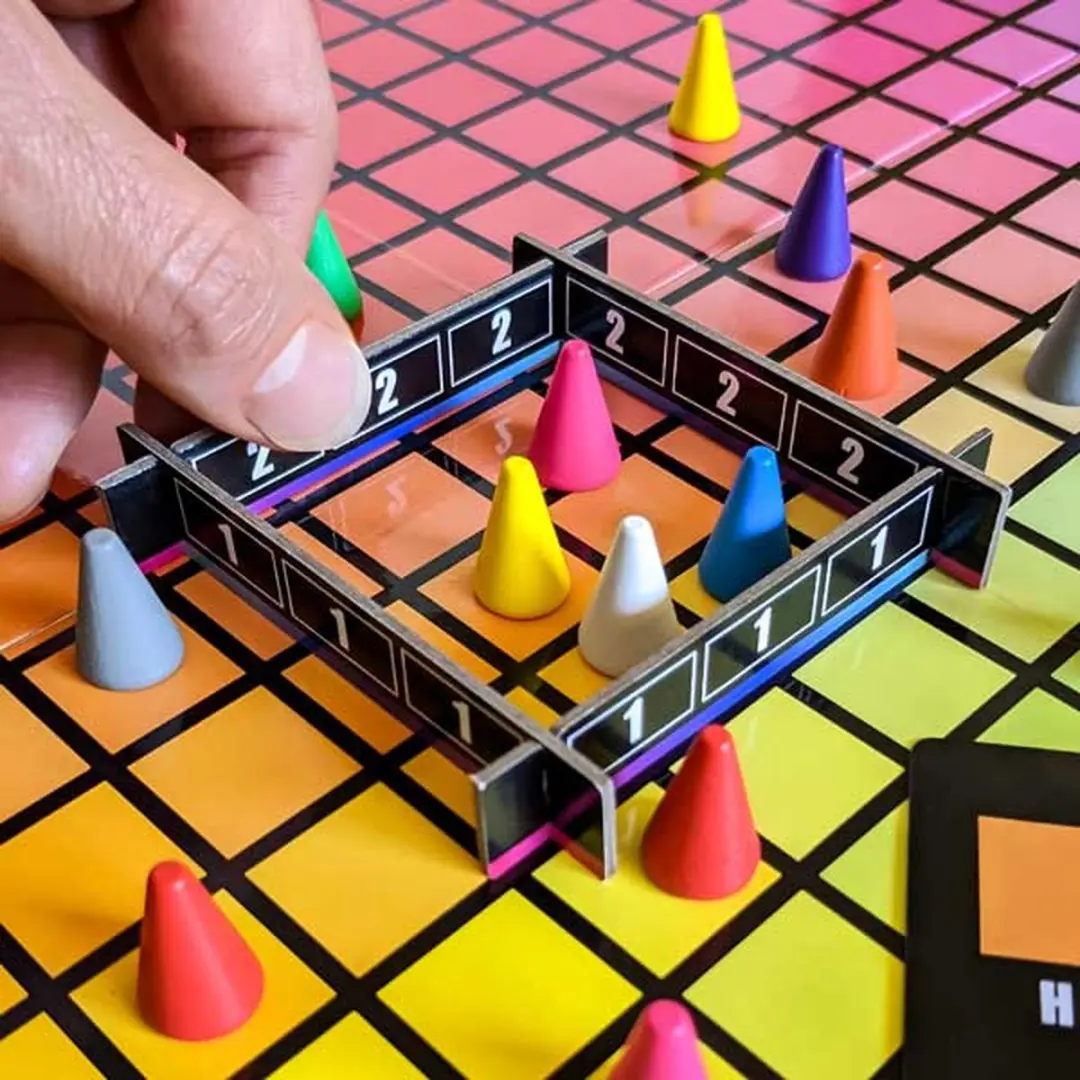 USAopoly Hues and Cues Bordspel - 3-10 Spelers