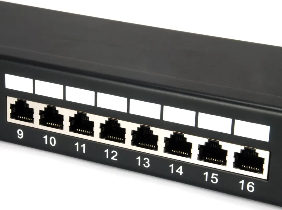 Equip Patchpanel 24x RJ45 Cat5e 19" 1HE - Zwart