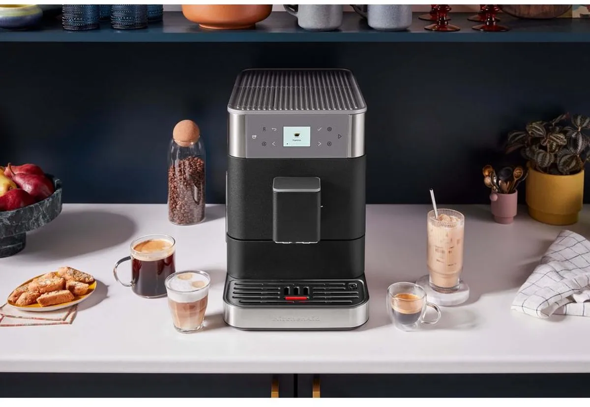 KitchenAid Volautomatische Espressomachine KF6 - koffiemachine met 15 receptopties en automatische melkopschuimer - Vulkaanzwart