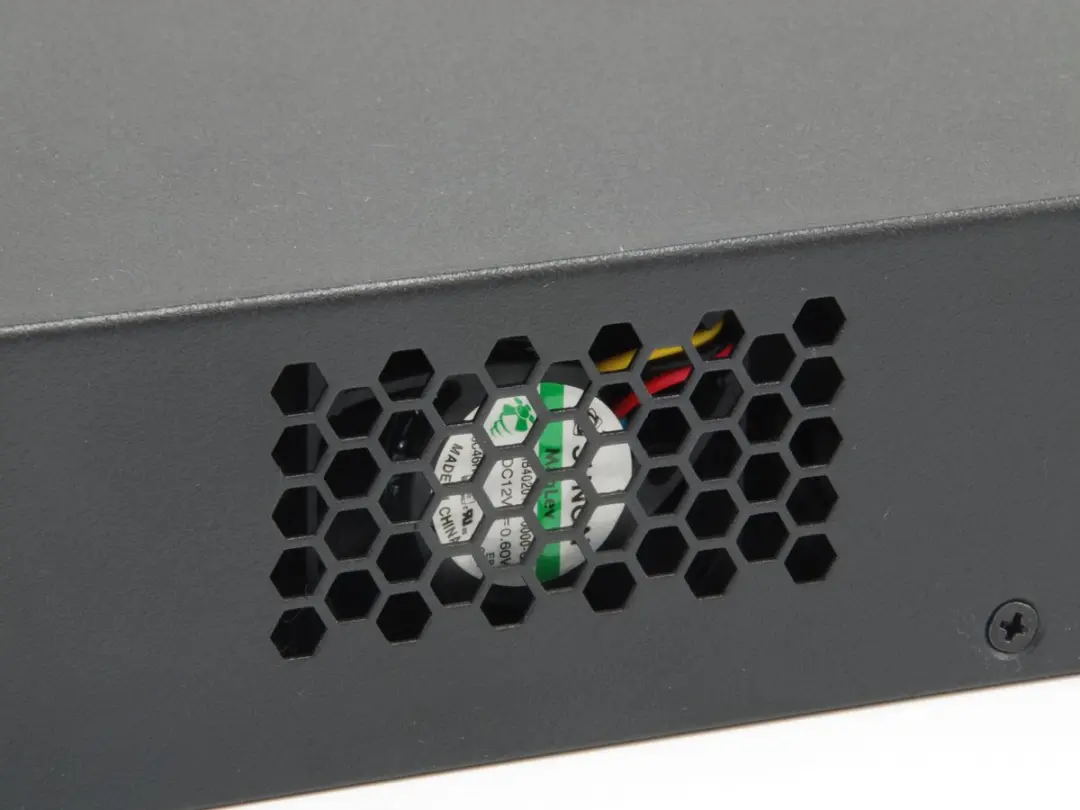 LevelOne GTL-2872 28-Port L3Lite Managed Switch - 20x SFP 4x 10GbE SFP+ - Zwart