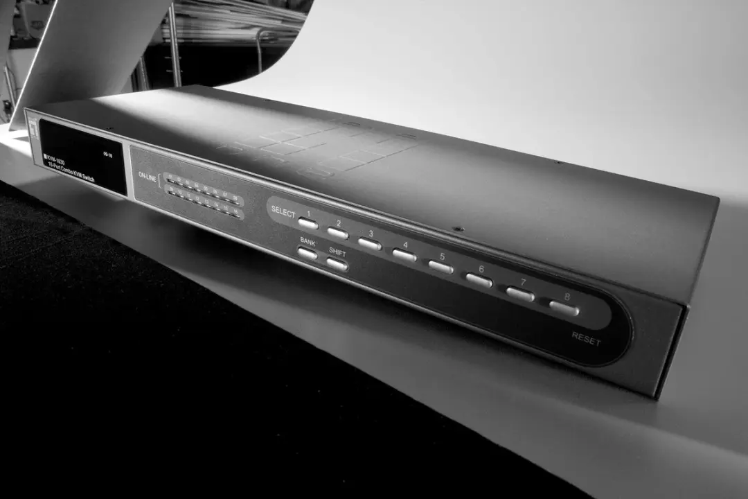 LevelOne KVM-1631 16-Poorts KVM Switch
