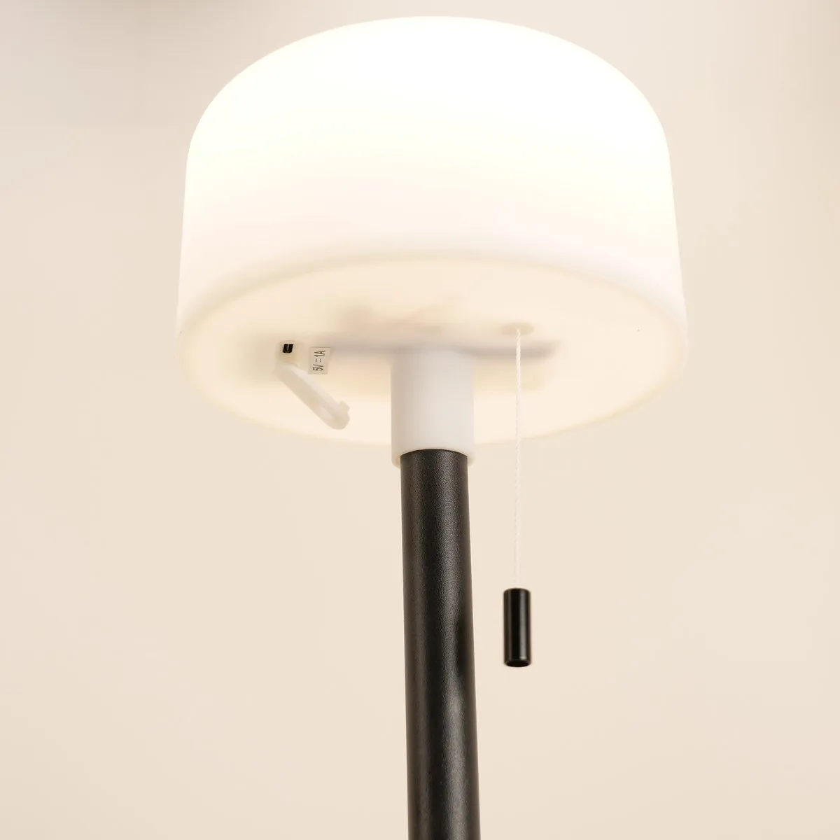Eglo Montapalma Oplaadbare Tafellamp - 60 uur RGB - Zwart/Wit