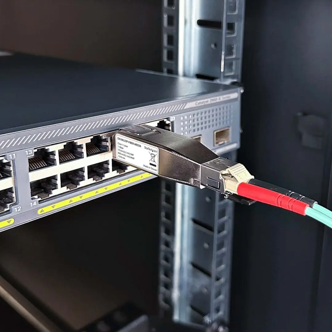 Startech Gigabit Glasvezel naar RJ45 Media Converter - Singlemode/Multimode - PoE - Zilver