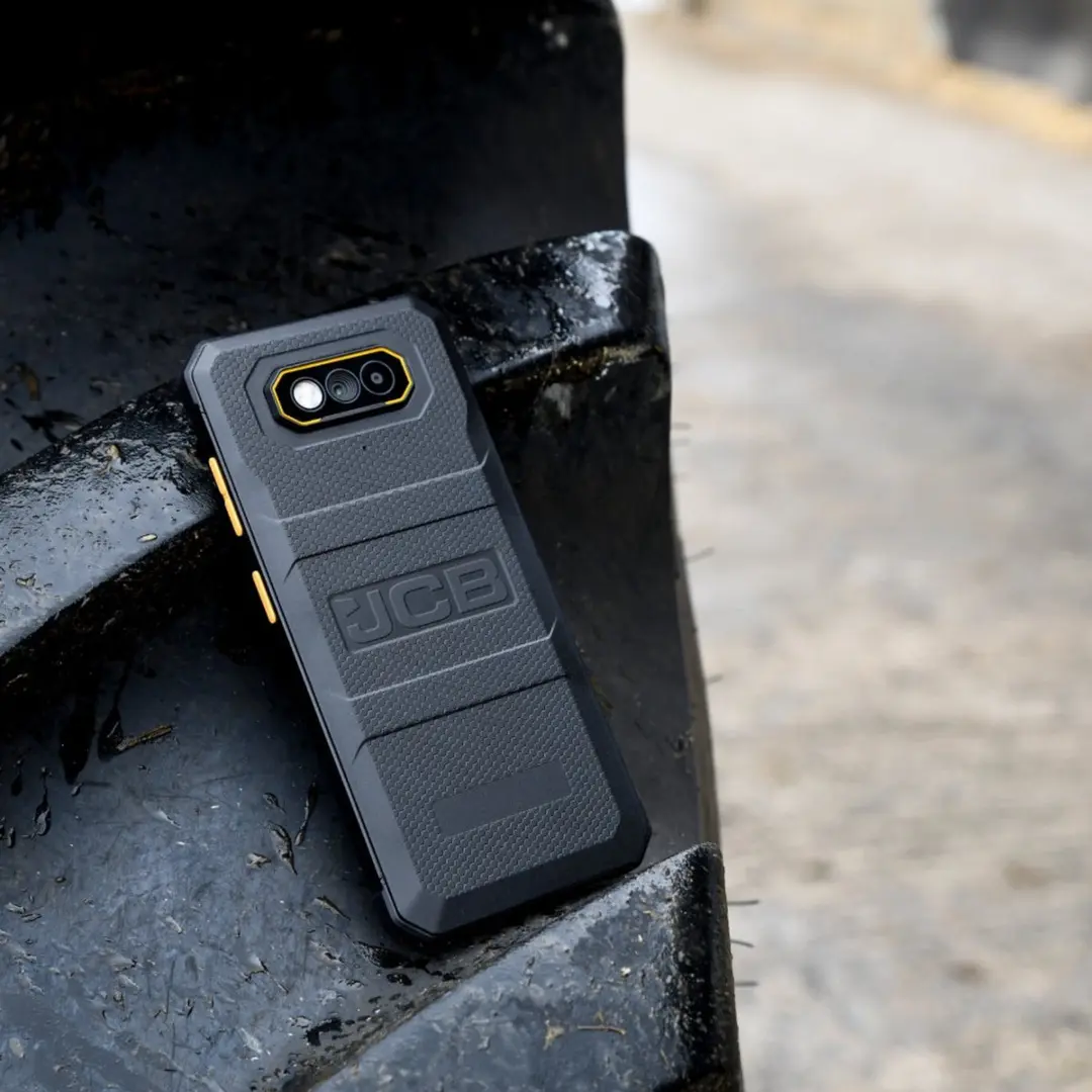 JCB Toughphone E10 - 64GB - 8GB RAM - 6.6" - Zwart