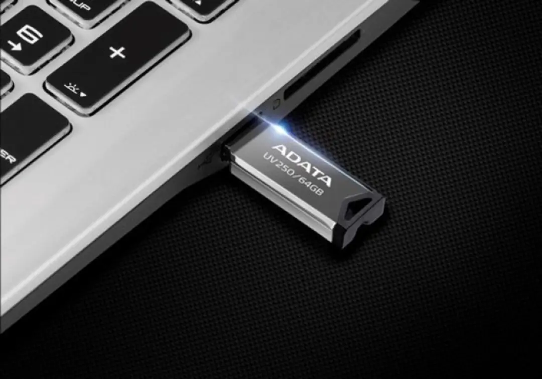 ADATA UV250 USB-stick 32GB - Zilver