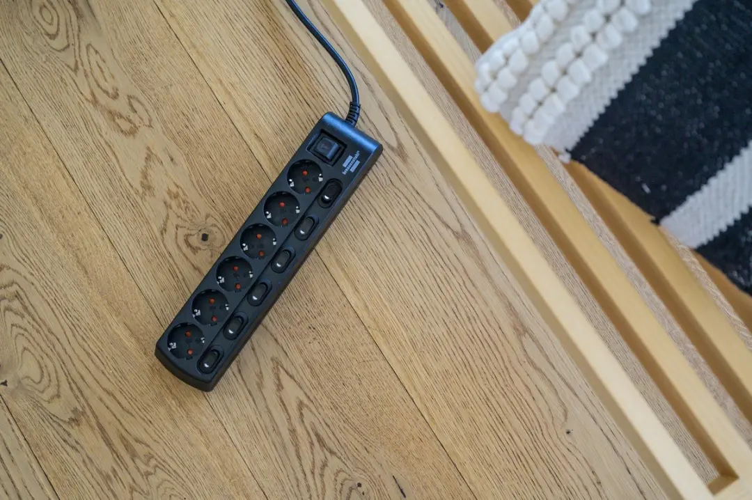 Brennenstuhl 6-voudig Individueel Schakelbare Stekkerdoos - 3680W - Zwart