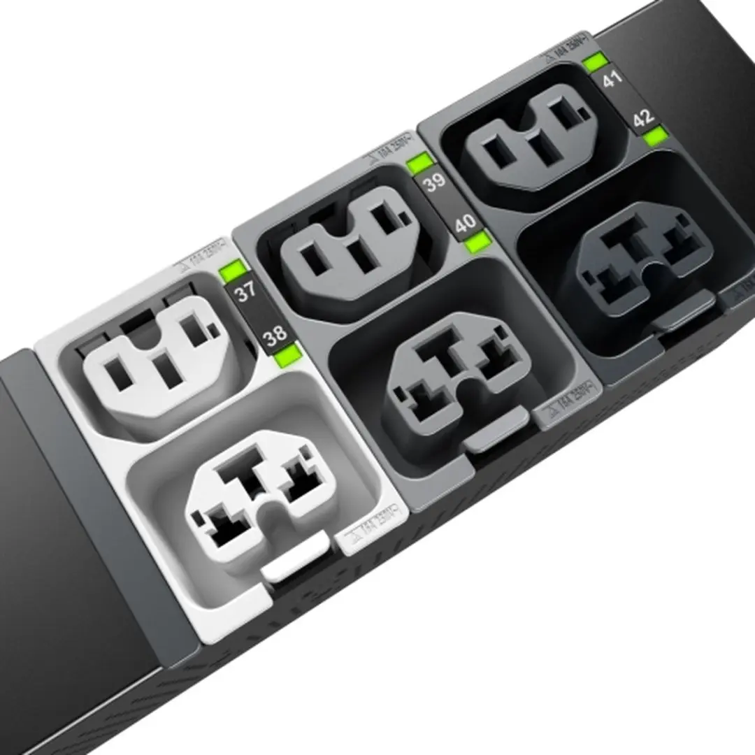 APC APDU10450SW Energiedistributie 48 AC-uitgangen - Zwart