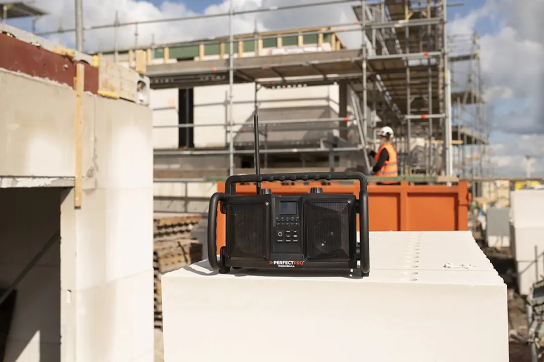 PerfectPro ROCKBULL RB2 Bouwradio - 20W - IP65 - Zwart - afbeelding 6 van 6
