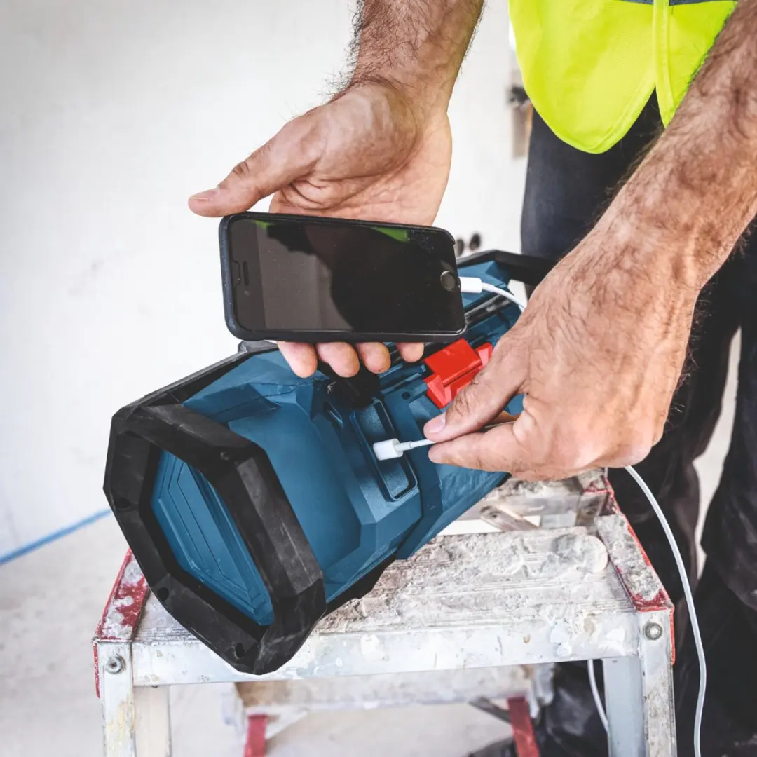 Bosch Professional GPB 18V-3C Bouwradio - Blauw/Zwart