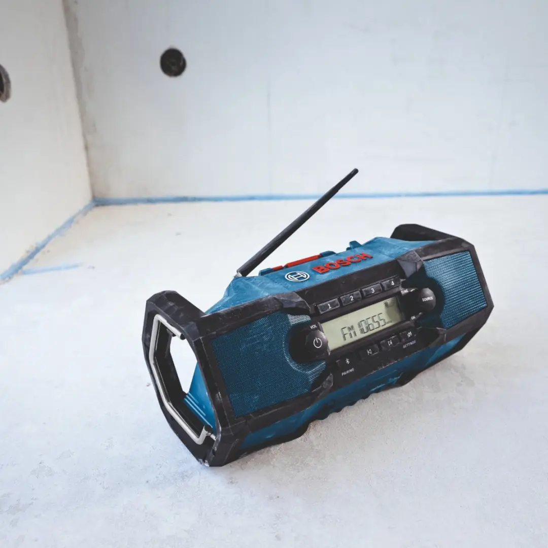 Bosch Professional GPB 18V-3C Bouwradio - Blauw/Zwart