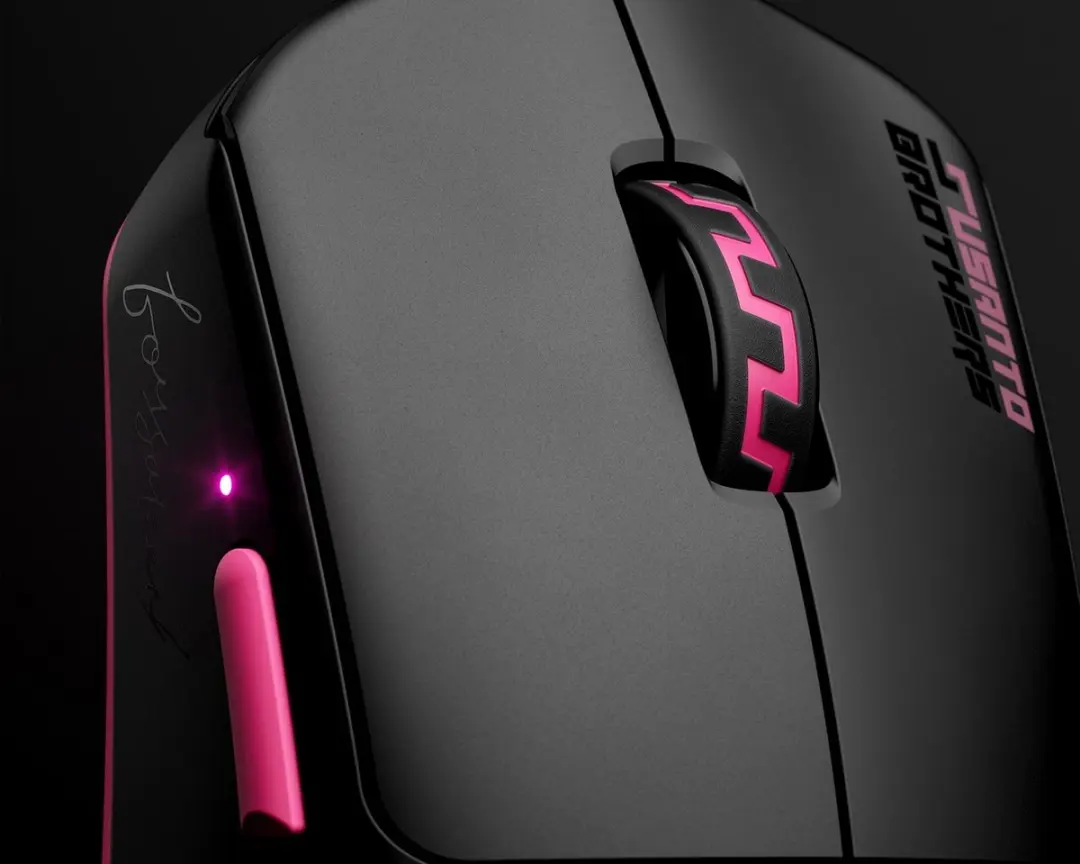 Pulsar Susanto-X PSSTX21 Gamingmuis Ambidextrous - 32000 DPI - Zwart/Roze