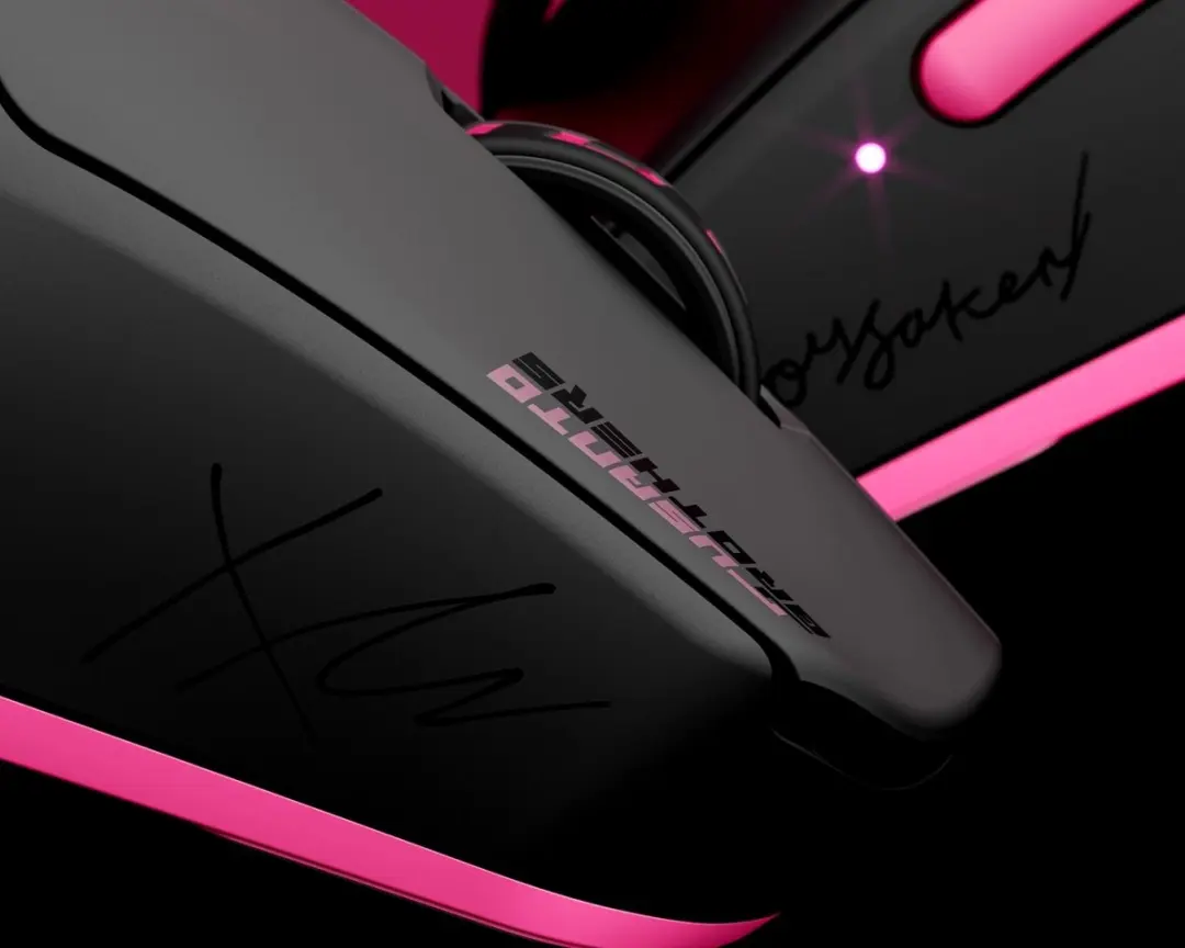 Pulsar Susanto-X PSSTX21 Gamingmuis Ambidextrous - 32000 DPI - Zwart/Roze
