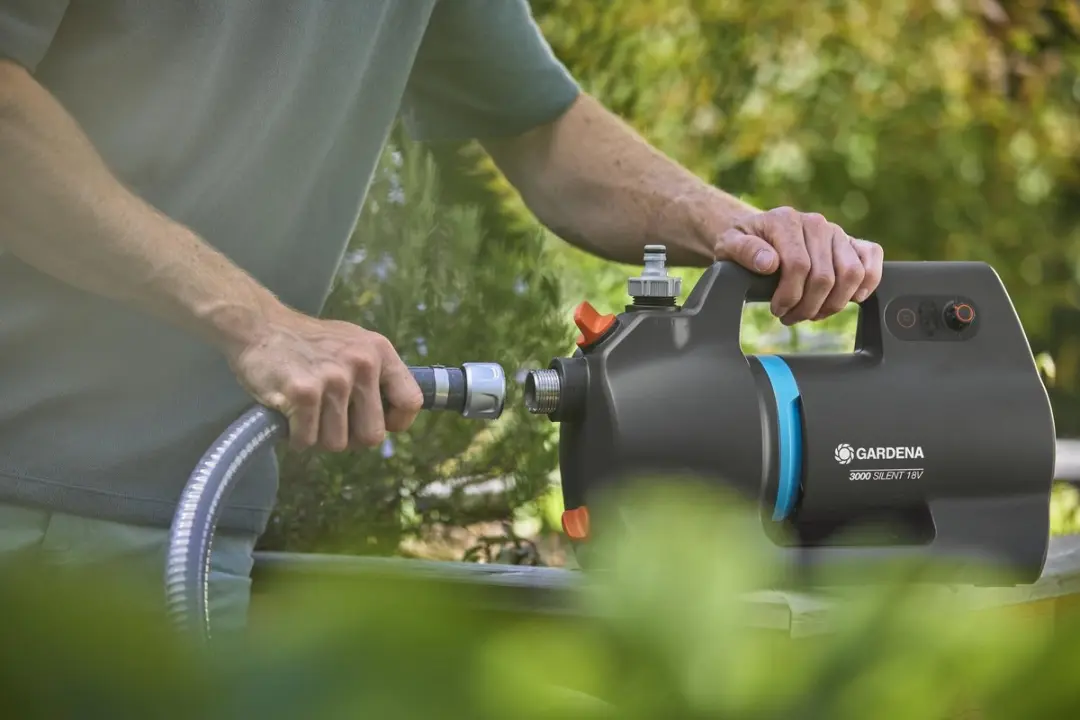 Gardena Accu Besproeiingspomp 3000 Silent 18V P4A Set - afbeelding 6 van 6