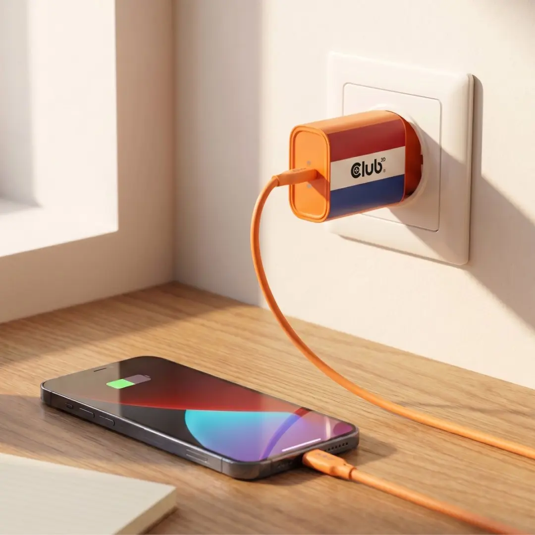 Club 3D CAC-3028 USB-C Lader 30W - Oranje
