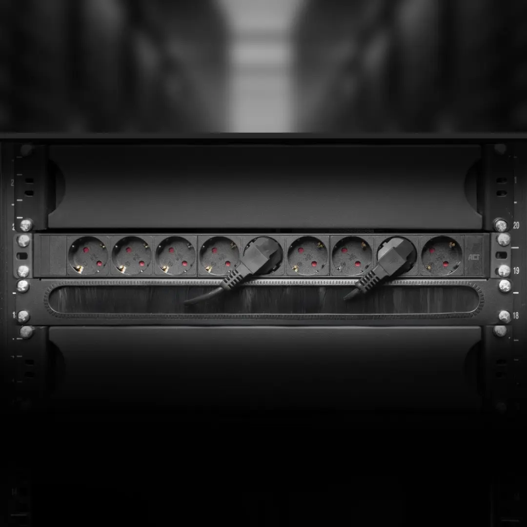 ACT PDU 19" Stekkerdoos 9-voudig Type F - 4000W - 3m Kabel - Zwart