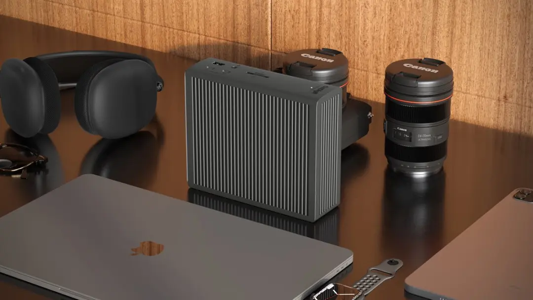 CalDigit TS5 Plus+ Thunderbolt Station - Space Gray