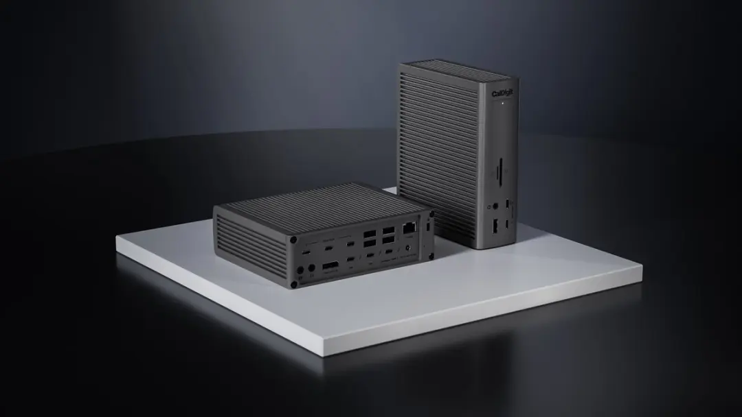 CalDigit TS5 Plus+ Thunderbolt Station - Space Gray