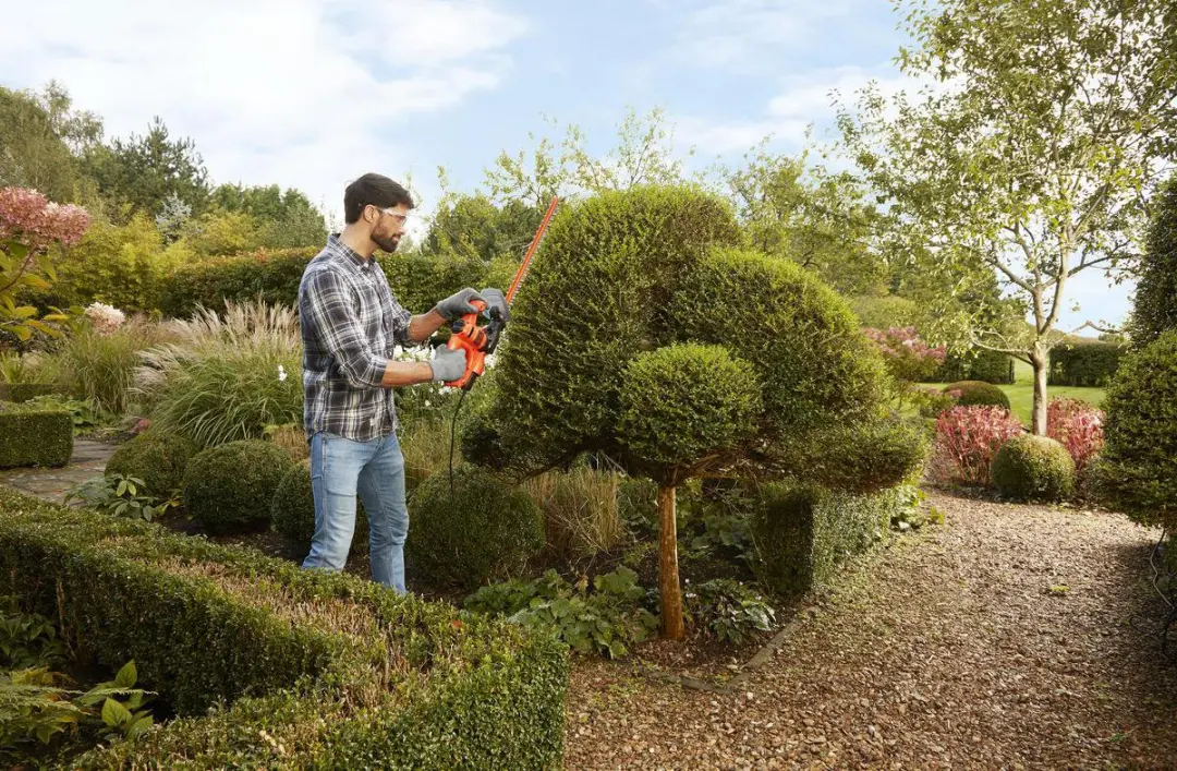 BLACK+DECKER BEHT201-QS Heggenschaar 420W - 45cm