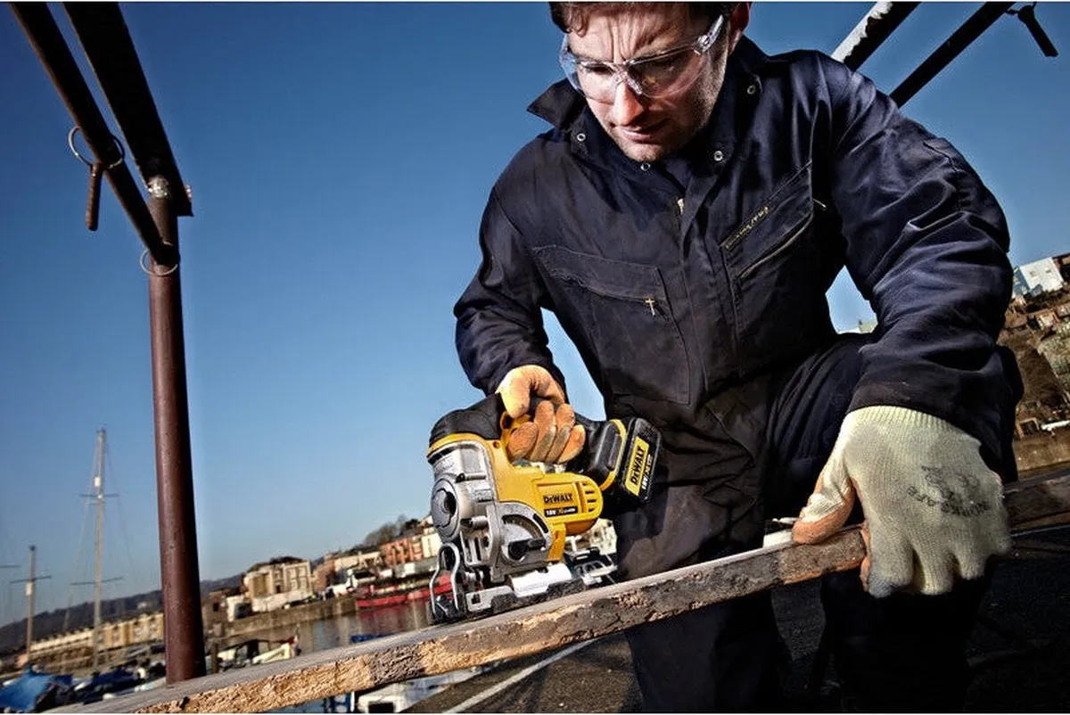 DeWalt DCS331N Decoupeerzaag 18V XR - Losse Body
