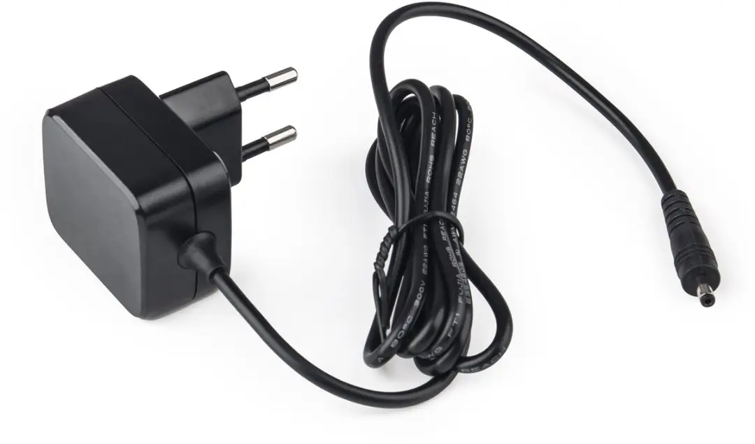 ACT AC1505 Universele Stroomadapter 5V 2A - Zwart