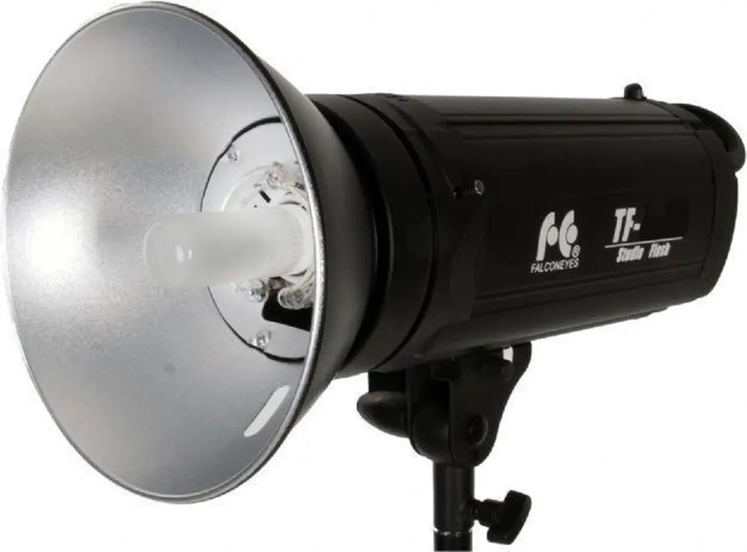 Falcon Eyes TF-900A Studioflitser