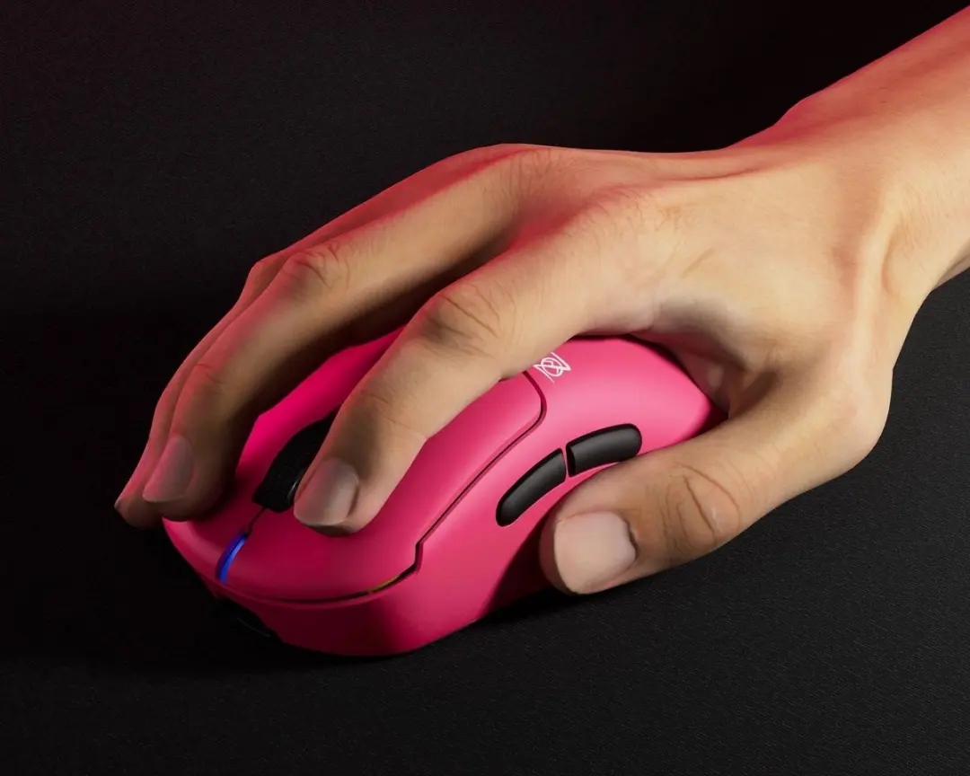 Pulsar ZywOo the Chosen Mouse Gen.2 Mini - Roze - 32.000 DPI - Draadloos