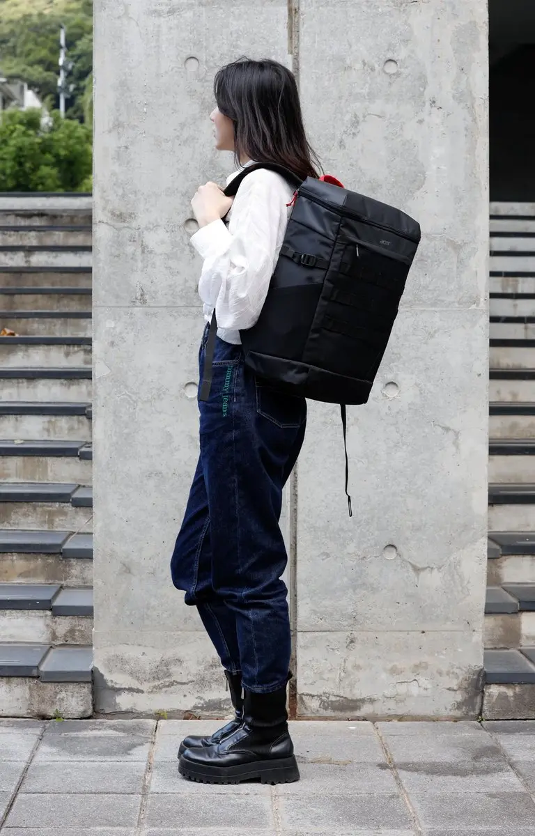 Acer Nitro Utility Backpack 15L - 15.6 inch - Zwart - afbeelding 4 van 6