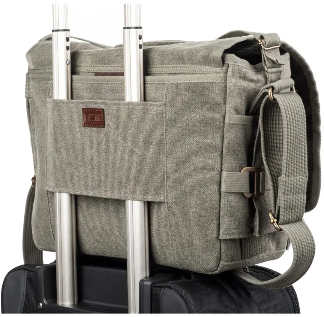Think Tank Retrospective 30 V2.0 Schoudertas - 2 DSLR + 15" Laptop - Zwart