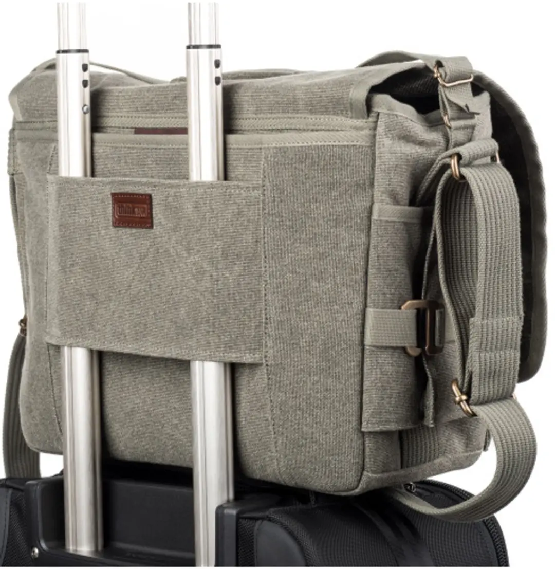 Think Tank Retrospective 30 V2.0 Schoudertas - 2 DSLR + 15" Laptop - Zwart