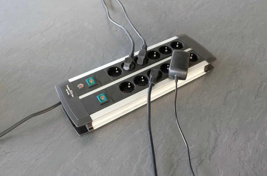Brennenstuhl Premium Alu-Line 12-voudig Stekkerdoos - 3680W