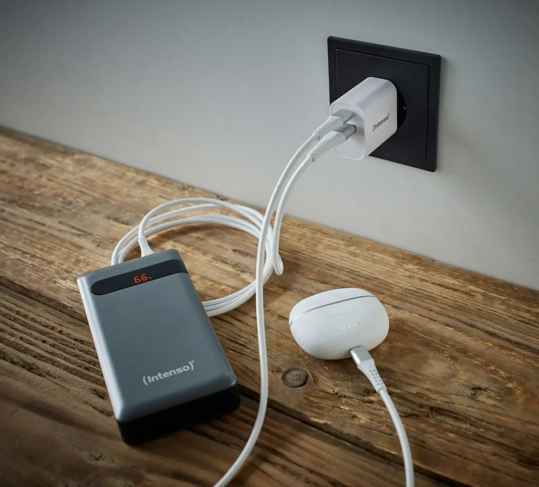 Intenso W30AC 30W USB-C & USB-A Adapter - Wit