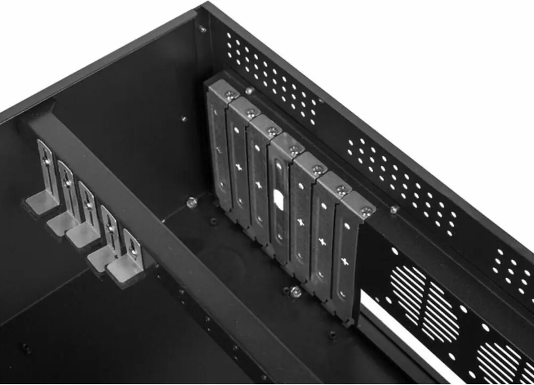Lanberg SC01-4504-08B ATX Box 4U - Zwart