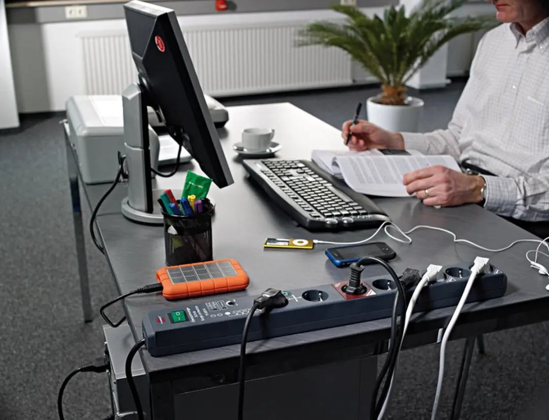 Brennenstuhl Secure-Tec Automatische Stekkerdoos 6x - 19.500A - Antraciet