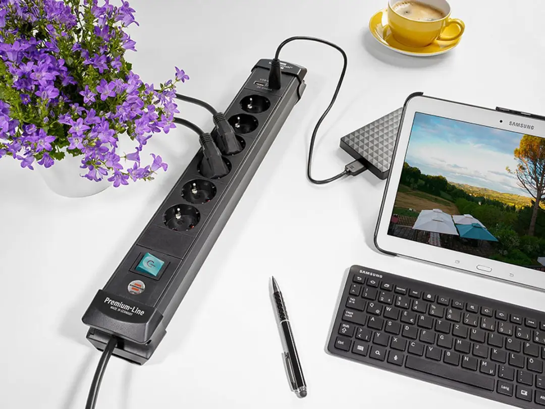 Brennenstuhl Premium-Line Stekkerdoos 6x USB - 3m - Zwart