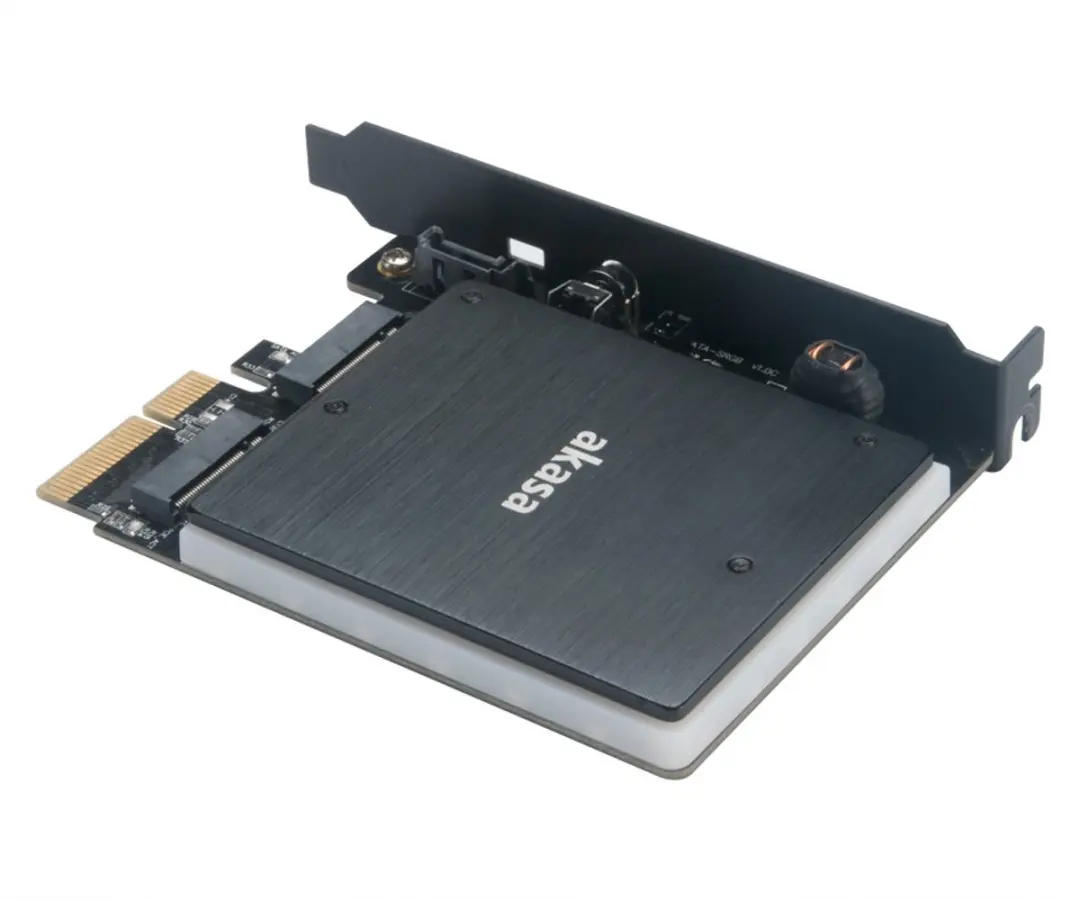 Akasa AK-PCCM2P-03 M.2 SSD Adapter - RGB & Koellichaam