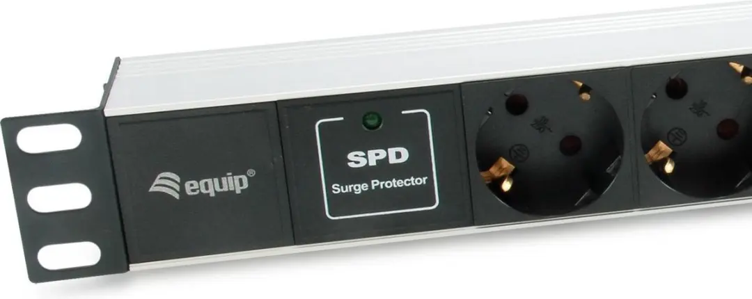 Equip 333315 7-voudige Contactdoos met Schakelaar - 3500W - Zwart