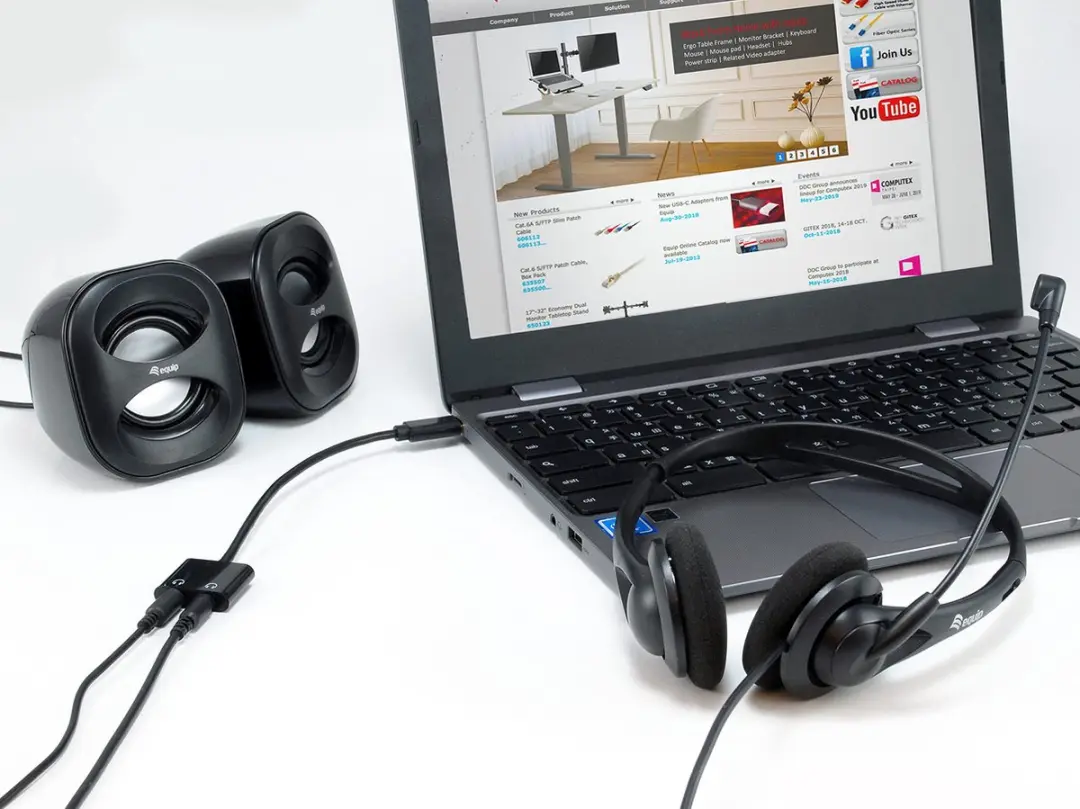 Equip 133469 USB-C naar 2x 3,5mm Audiokabel - 0,15m - Zwart