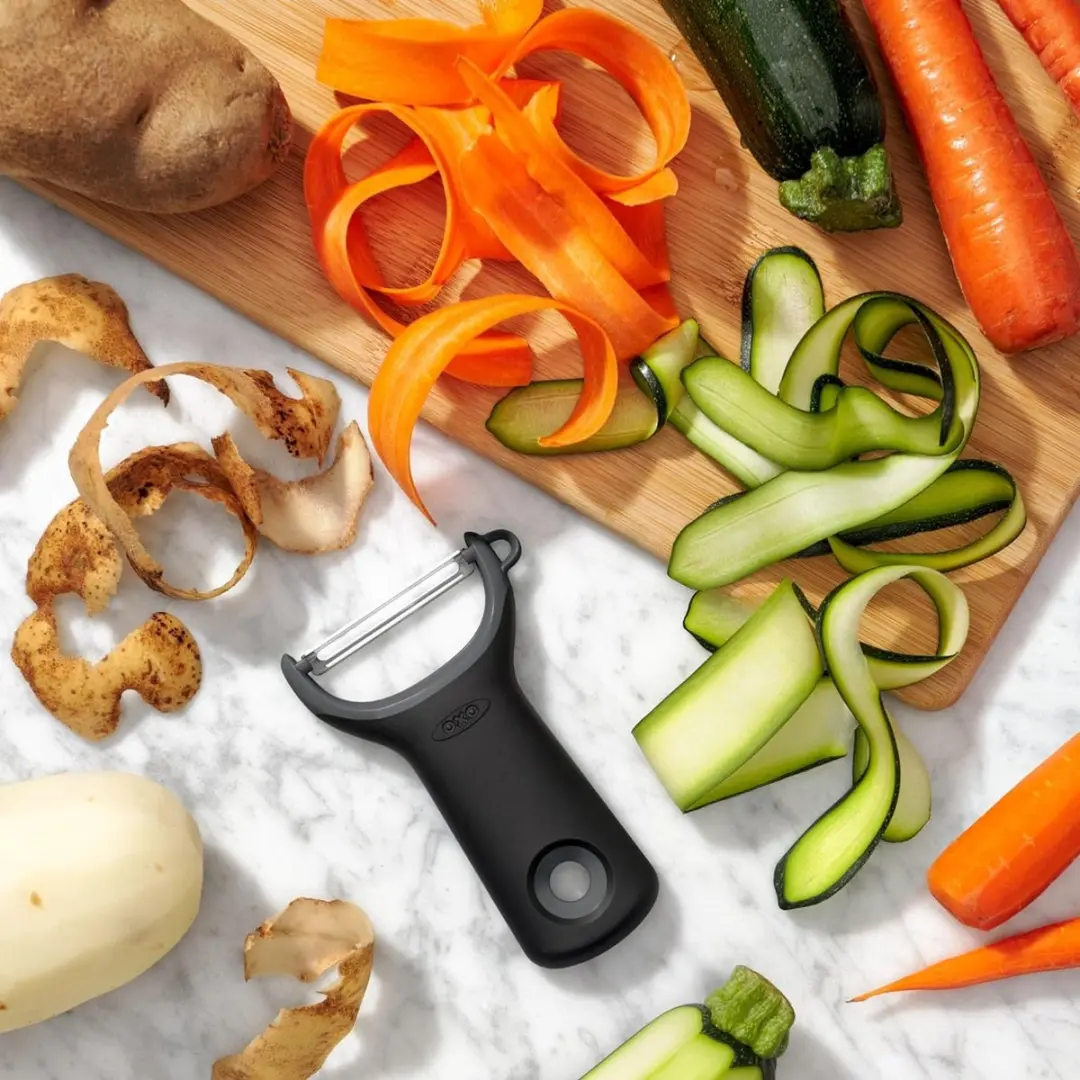 OXO Groentepeeler met zwart handvat - 1 Stuk - afbeelding 2 van 2